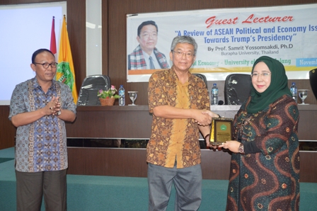 FE Unisma Menyelenggarakan GUEST LECTURE Trump Effect