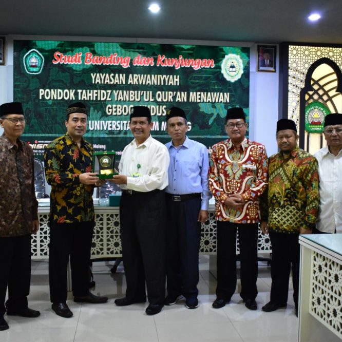 STUDI BANDING YAYASAN ARWANIYYAH PONDOK TAHFIDZ YANBU’UL QUR’AN MENAWAN GEBOG
