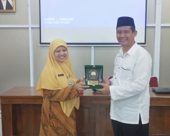 Presentasi Publikasi Universitas Islam Malang di SMA 1 Islamiyah Surakarta Solo