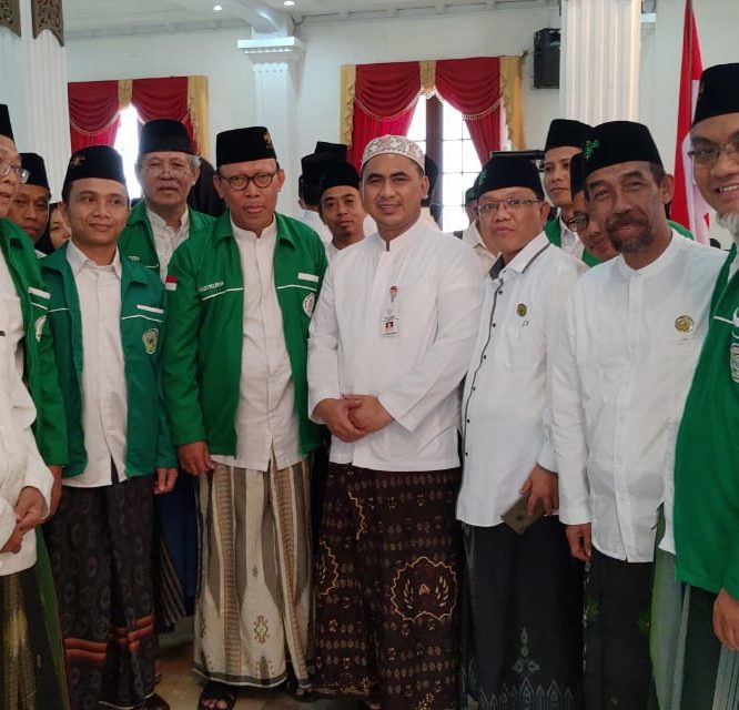Di Semarang Rektor Unisma Hadiri Pelantikan dan Deklarasi Dosen ADN