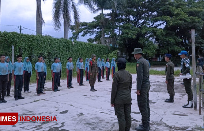 Menwa Unisma Malang Latih Siswa SMK pada Diklat Pemantapan Staff Polisi Taruna Sekolah