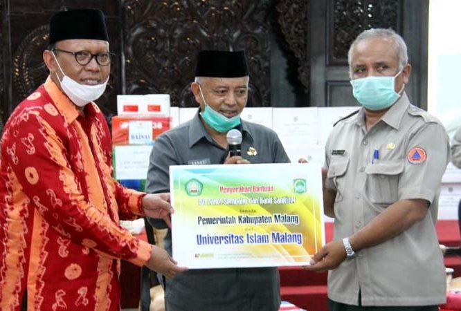 Unisma Serahkan 150 Paket Bantuan Untuk Kabupaten Malang