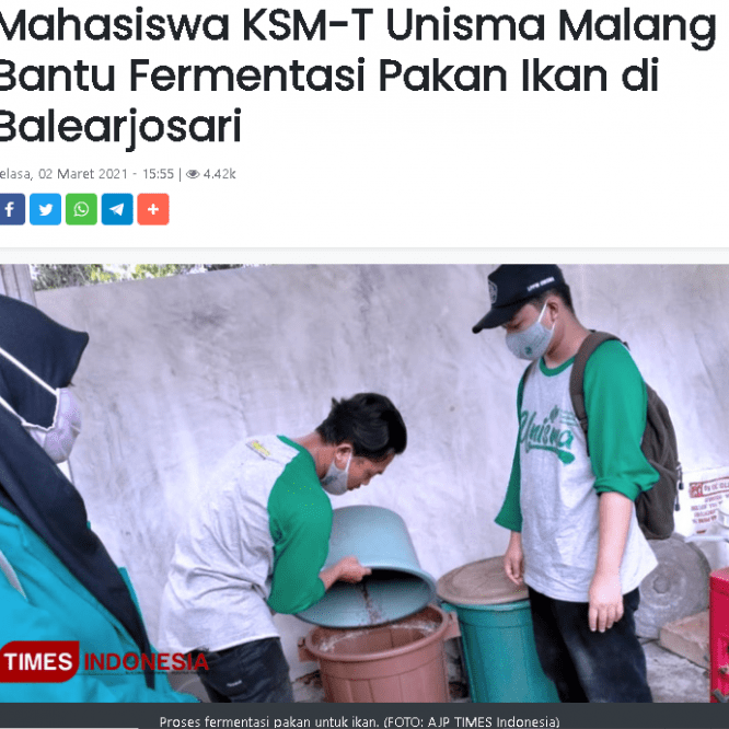 Mahasiswa KSM-T Unisma Malang Bantu Fermentasi Pakan Ikan di Balearjosari