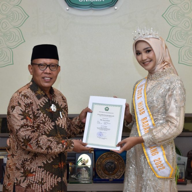 Mahasiswi Unisma The Winner Duta Hijab Radar Malang 2022